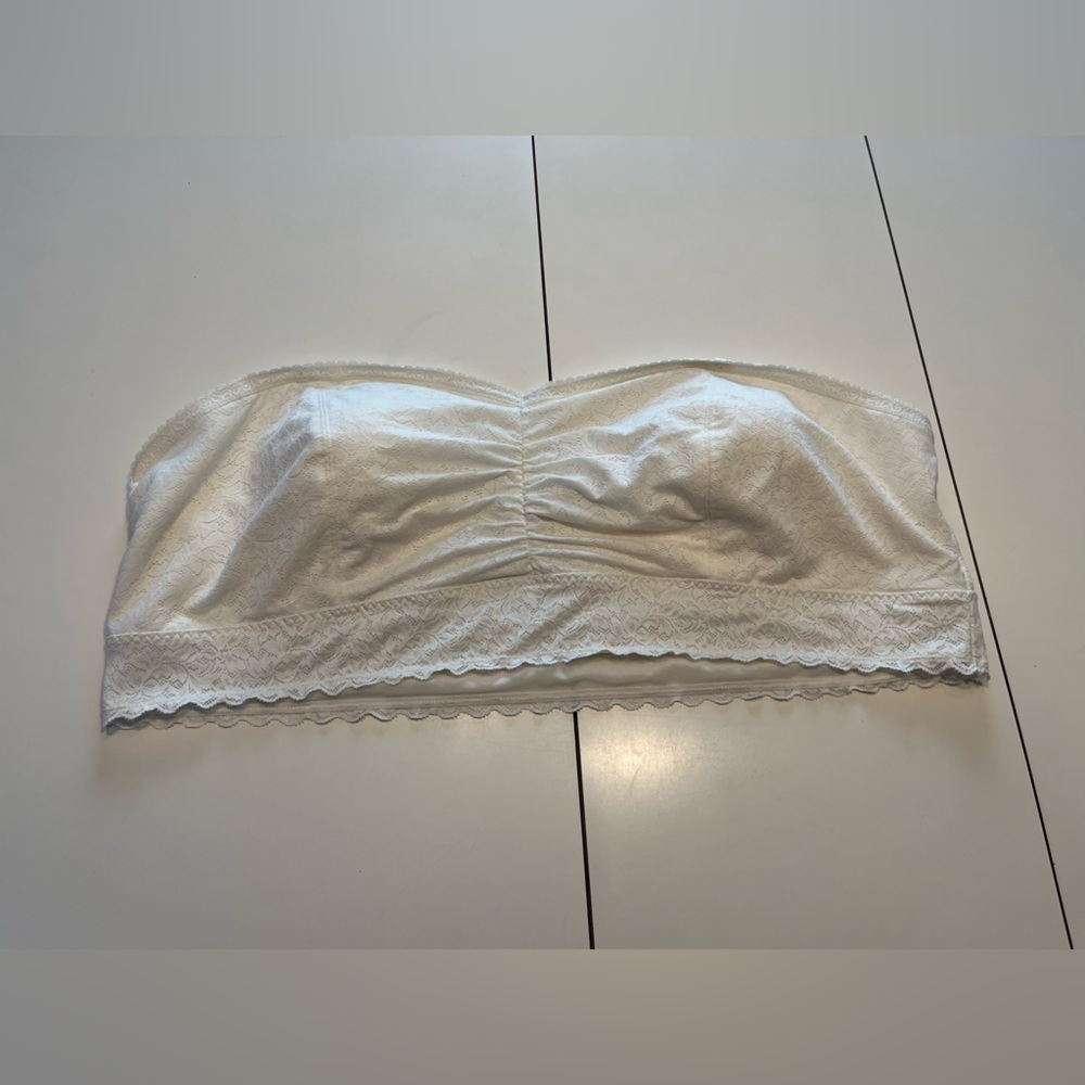 Torrid size 5 white Lacey bandeau strapless top